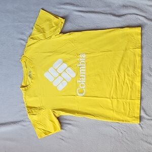 Columbia t-shirt